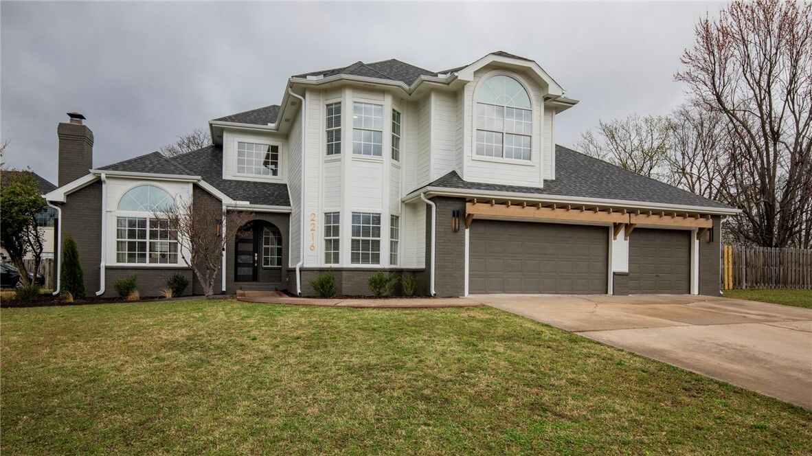 Property Photo: 2216 Aspen Drive AR 72703