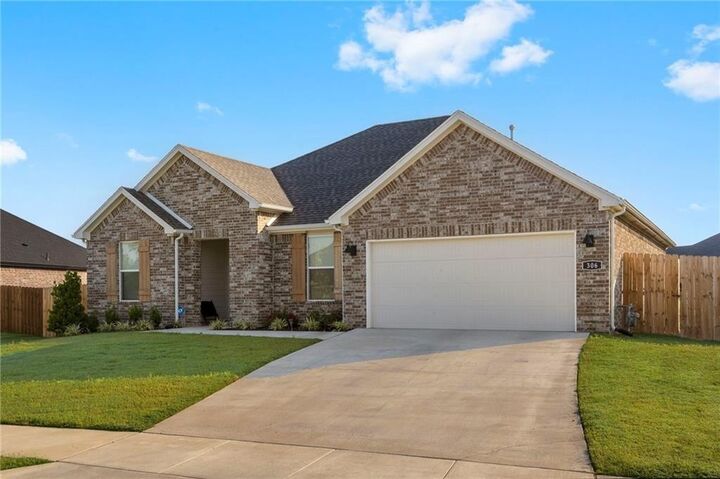 Property Photo:  306 N Anser Bend  AR 72730 