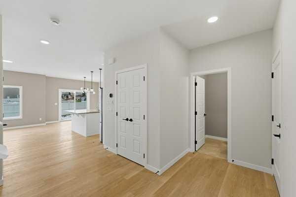 Property Photo: 213 Bayview Park SW AB T4B 4G2