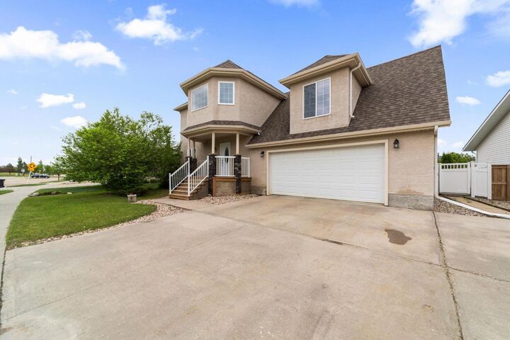 Property Photo: 5809 28 Avenue AB T4V 1P8