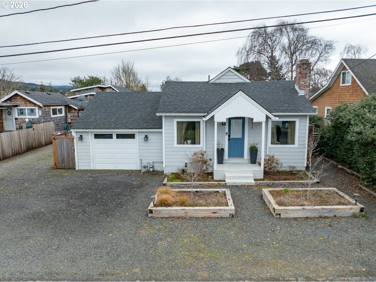 Property Photo:  811 17th Ave  OR 97138 