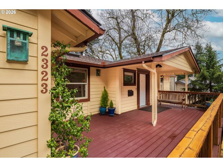 Property Photo:  2323 W 28th Ave  OR 97405 