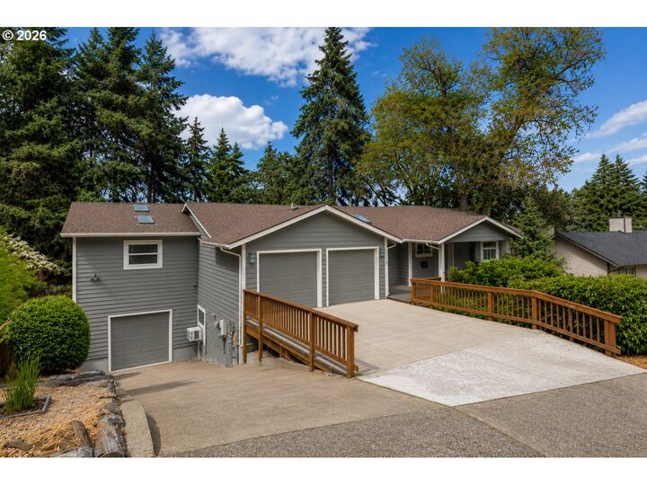 Property Photo: 2323 W 28th Ave OR 97405