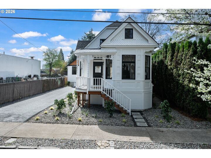 Property Photo: 236 NE Sacramento St OR 97212