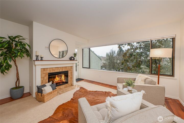 Property Photo:  6536  Park Point Lane NE  WA 98115 