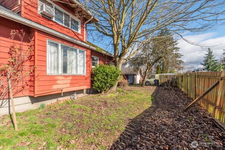 Property Photo:  5221 S Park Avenue  WA 98408 