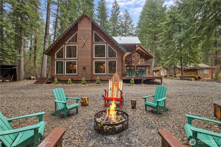 Property Photo: 350 Redwood Lane WA 98940