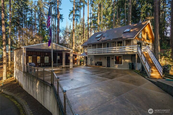 Property Photo:  6019  Alameda Ave  W  WA 98467 