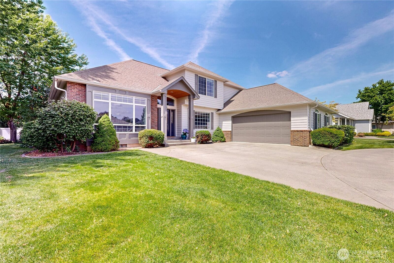 Property Photo: 956 SE Garrison Drive WA 99324