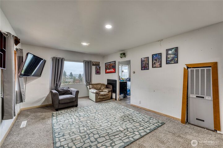 Property Photo: 114 Kendall Street WA 98366