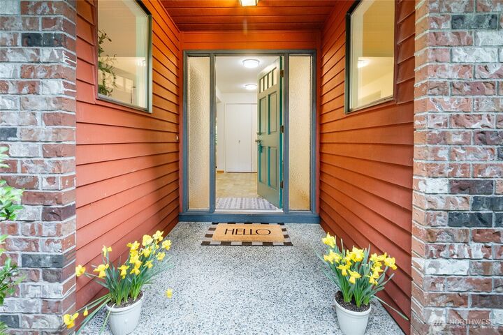 Property Photo:  5311  136th Place SW  WA 98026 