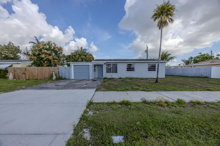 Property Photo:  2007 Kenwood Road  FL 33409 