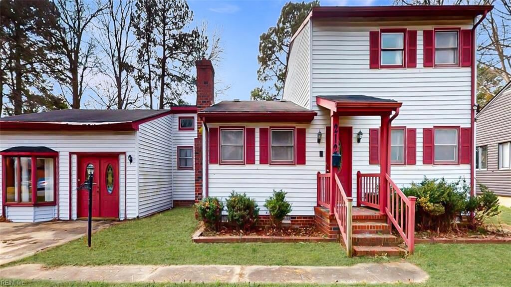 Property Photo:  212 Woodbury Forrest Dr  VA 23666 