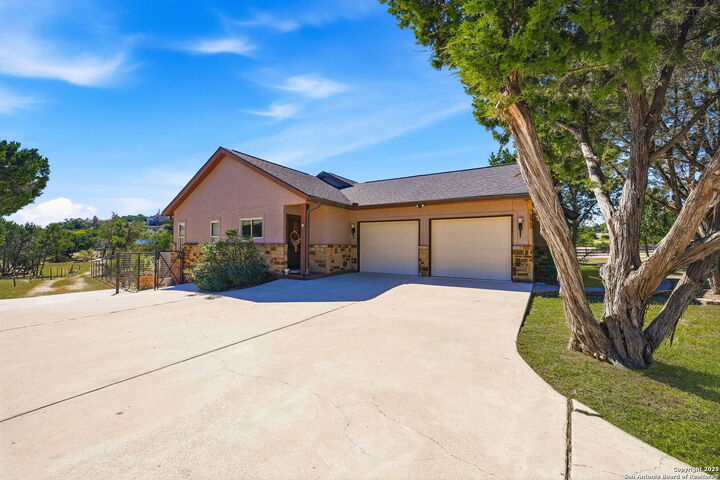 Property Photo:  6510 Cheyenne  TX 78163 