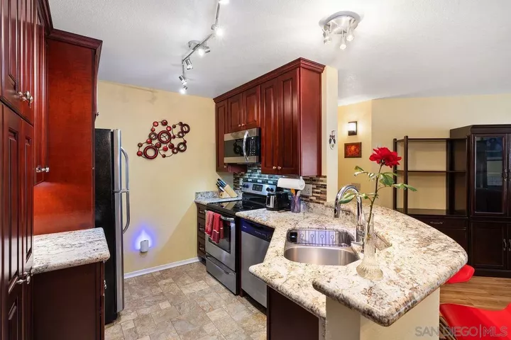 Property Photo:  7263 Camino Degrazia 33  CA 92111 