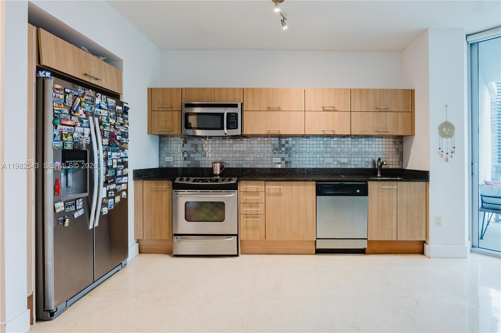 Property Photo:  350 S Miami Ave 1814  FL 33130 