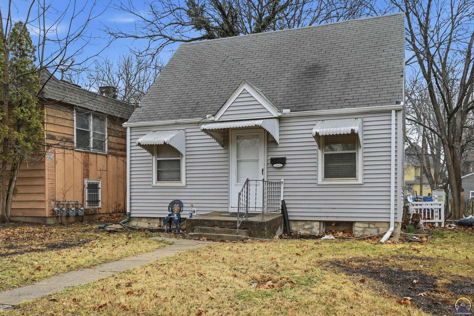 Property Photo:  1264 SW Polk St  KS 66612 