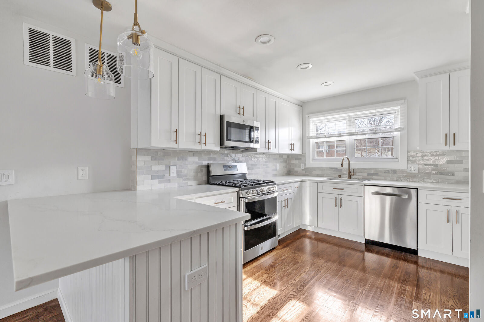 Property Photo:  245 Unquowa Road 2  CT 06824 