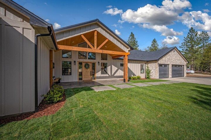 Property Photo:  1262 W Findley Ln Ln  WA 99006 