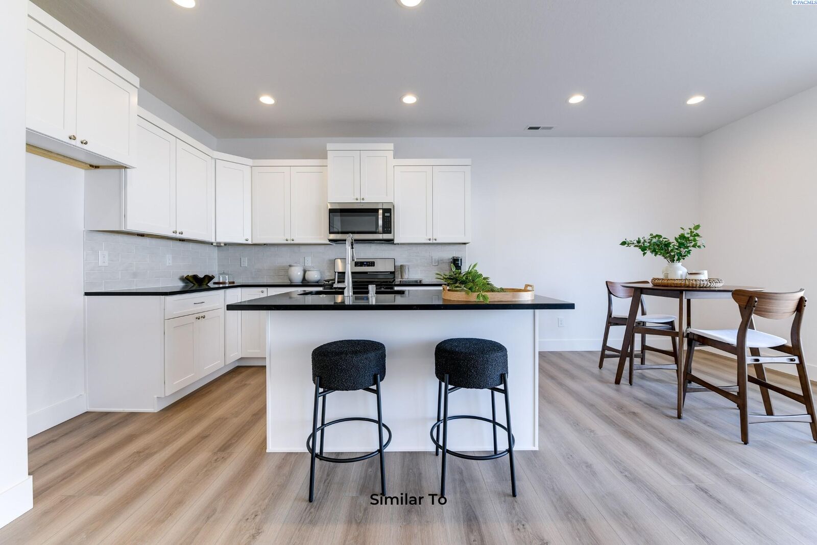 Property Photo: 10514 Clearwater Dr WA 99336