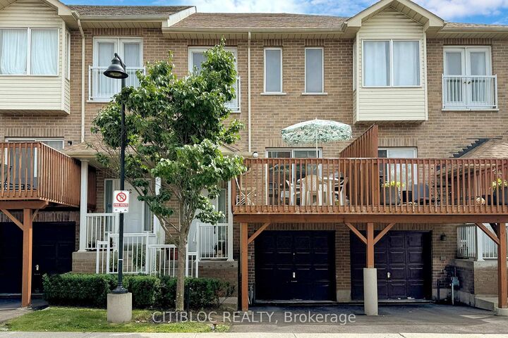 3029 Finch Avenue W 13 — photo 1