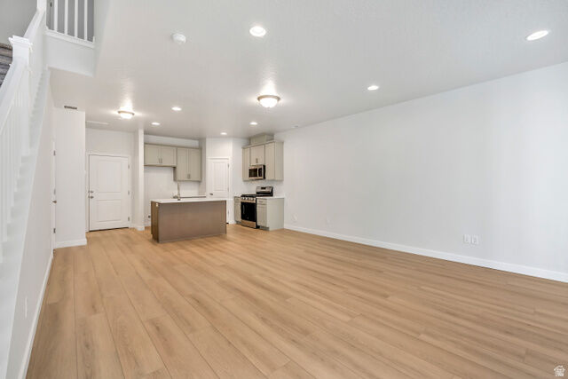 Property Photo: 762 W 520 S 425 UT 84003