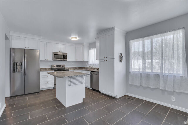 Property Photo: 369 E 500 N UT 84003