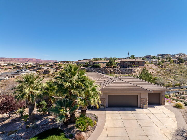 Property Photo: 2376 E Stone Crest Cir UT 84790