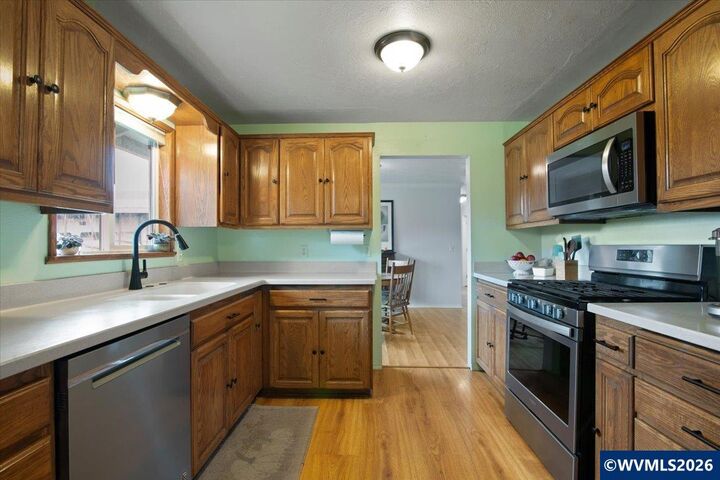 Property Photo:  247 Cedar St  OR 97358 