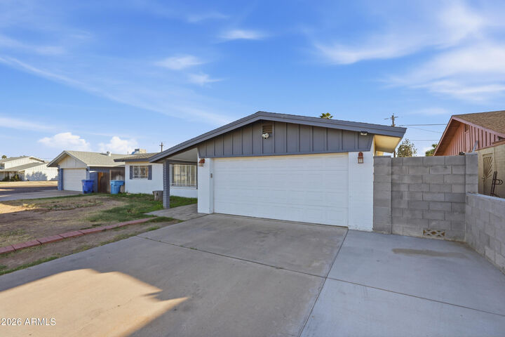 Property Photo: 4045 W Montebello Avenue AZ 85019