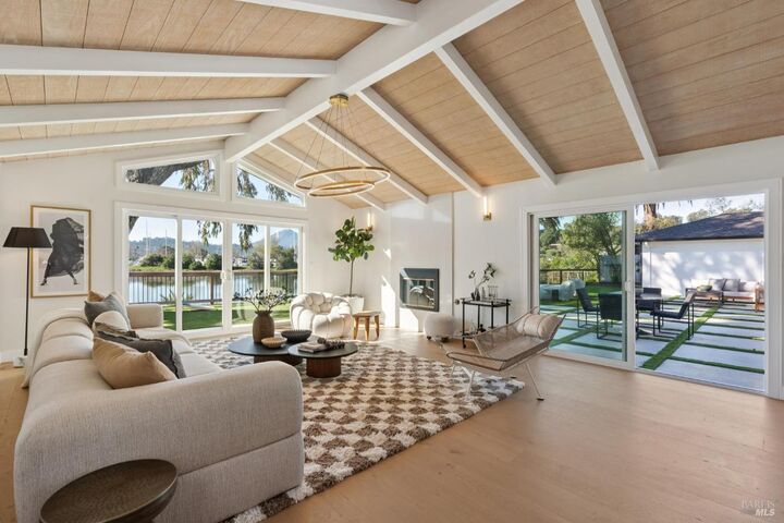 Property Photo:  44 Summit Avenue  CA 94901 