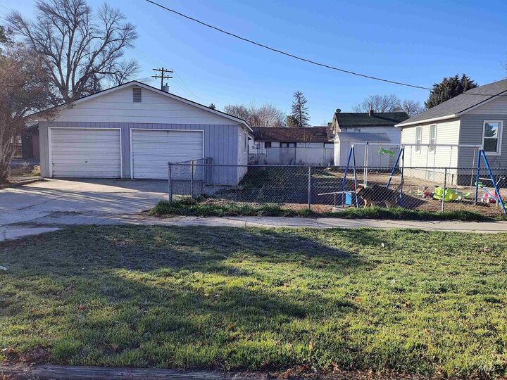 Property Photo:  506 California St  ID 83330 