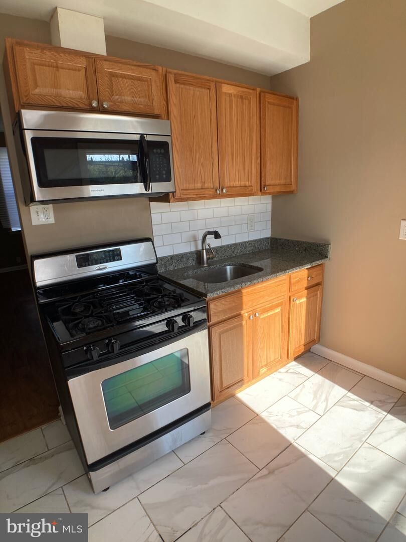 Property Photo: 652 N Sickels Street PA 19131