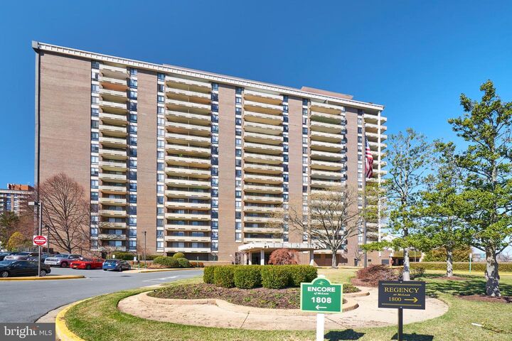 Property Photo:  1800 Old Meadow Road 1520  VA 22102 