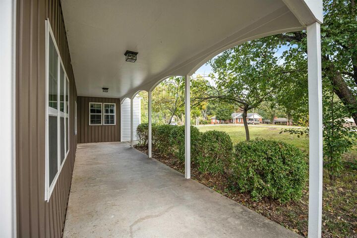 Property Photo:  415 W Pine Street  AR 72455 