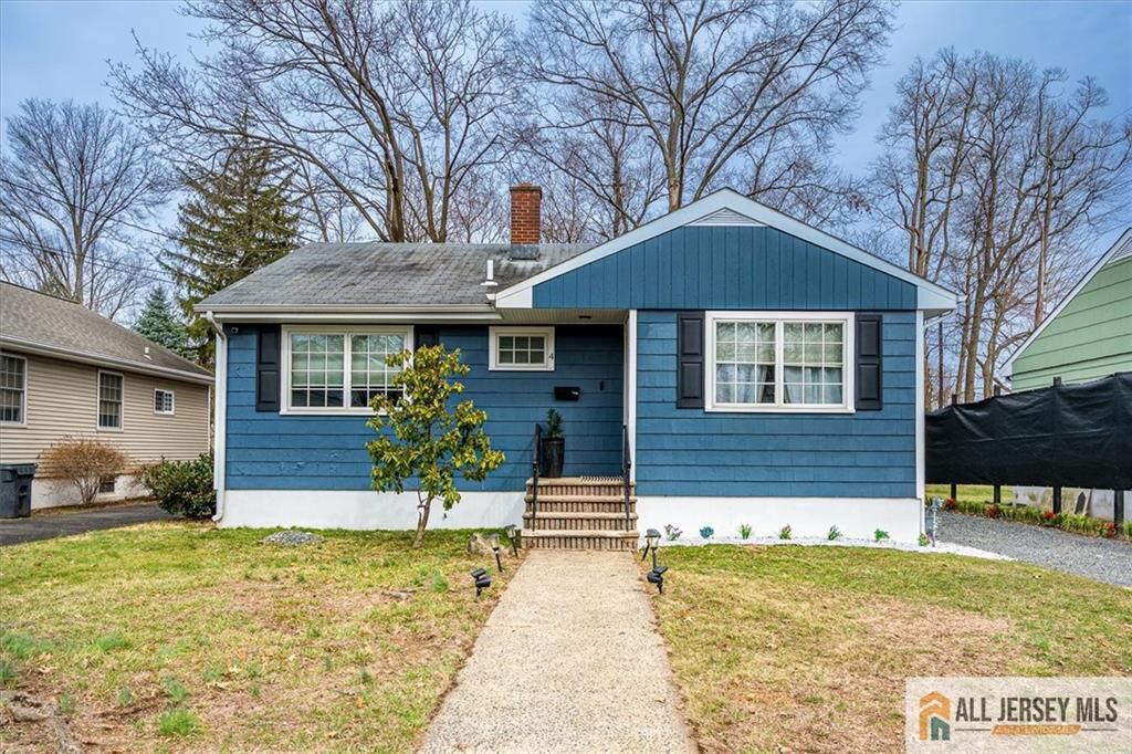 Property Photo:  4 Pleasant Place  NJ 08840 