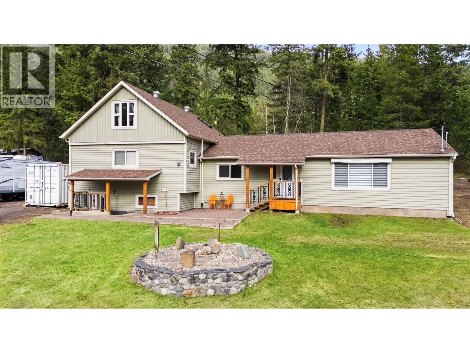 Property Photo: 112 Walker Road BC V0E 1N1