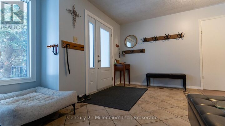 Property Photo:  6 Royal Beech Drive  ON L9Z 1H1 