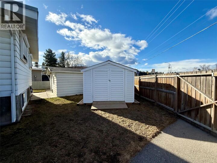 Photo de la propriété:  251 21st Avenue North  BC V1C 4M6 