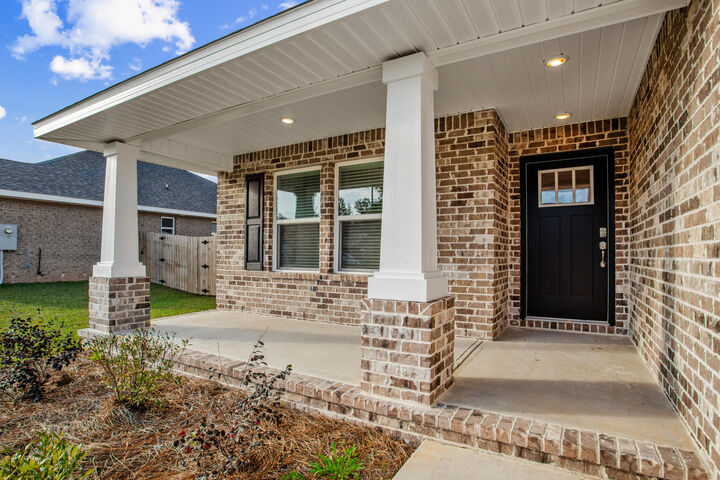 Property Photo:  7583 Hatteras Drive  FL 32566 