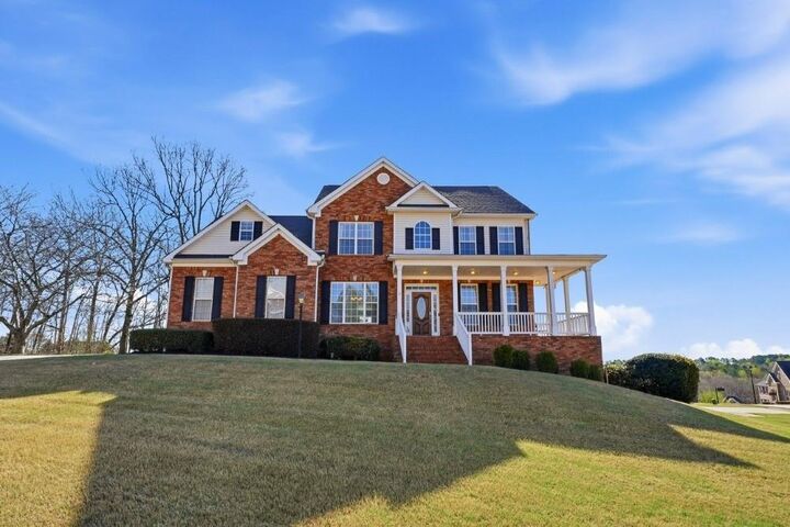 Property Photo:  3302 Thornecreek Drive  GA 30135 