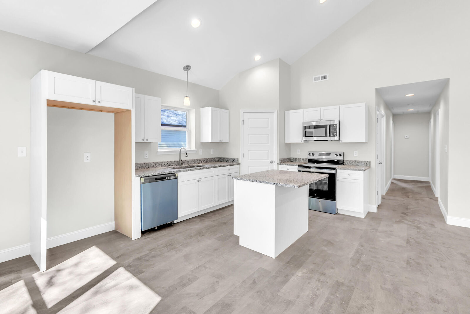 Property Photo: 129 Lindon Street TN 37307