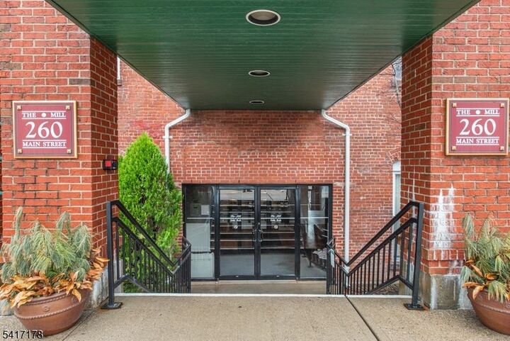 Property Photo:  260 Main St 214  NJ 07424 