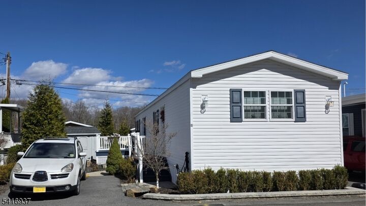 Property Photo:  10 Makepeace Dr 10  NJ 07438 