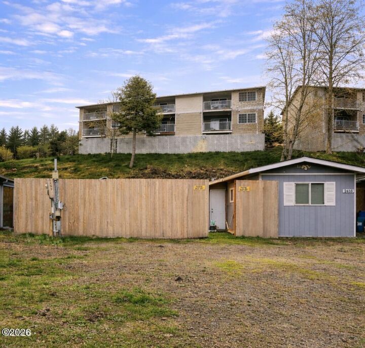 Property Photo:  2433 NE 29th Street  OR 97367 