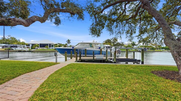 Property Photo: 7637 Cove Terrace FL 34231