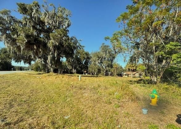 Property Photo: 3814 E C 478 FL 33597