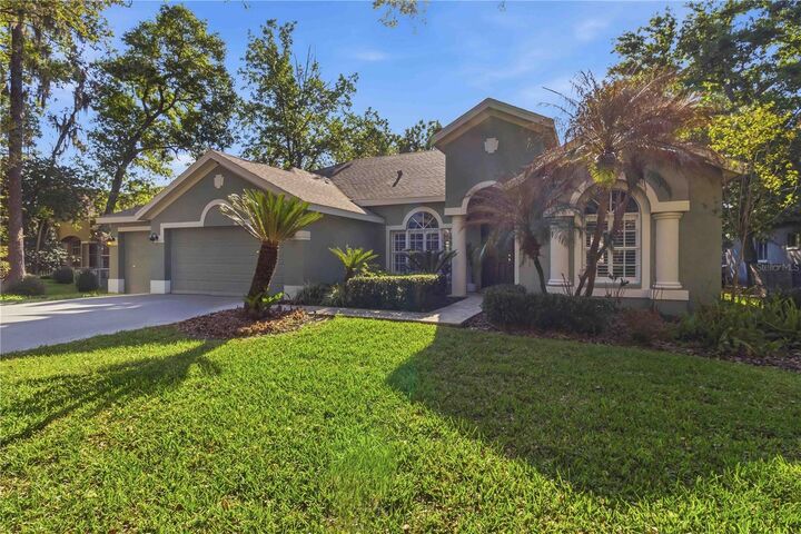 Property Photo: 5622 Osprey Park Place FL 33547