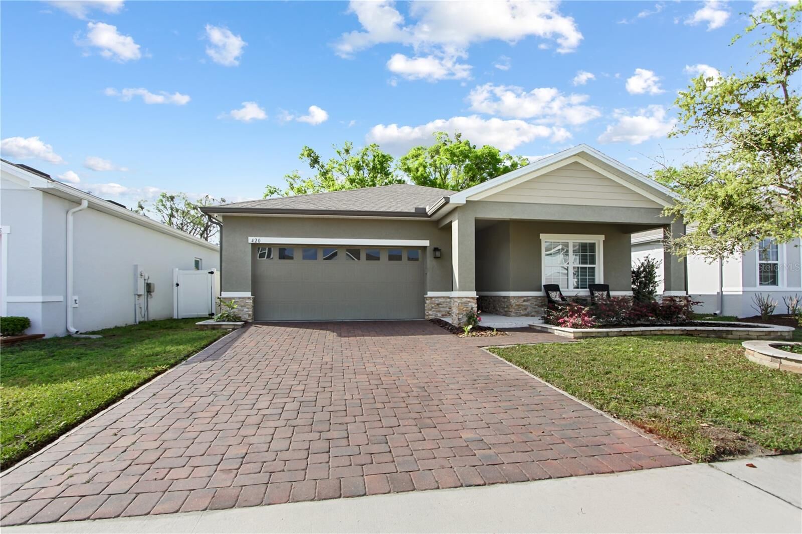 Property Photo: 420 Spring Pond Lane FL 32757