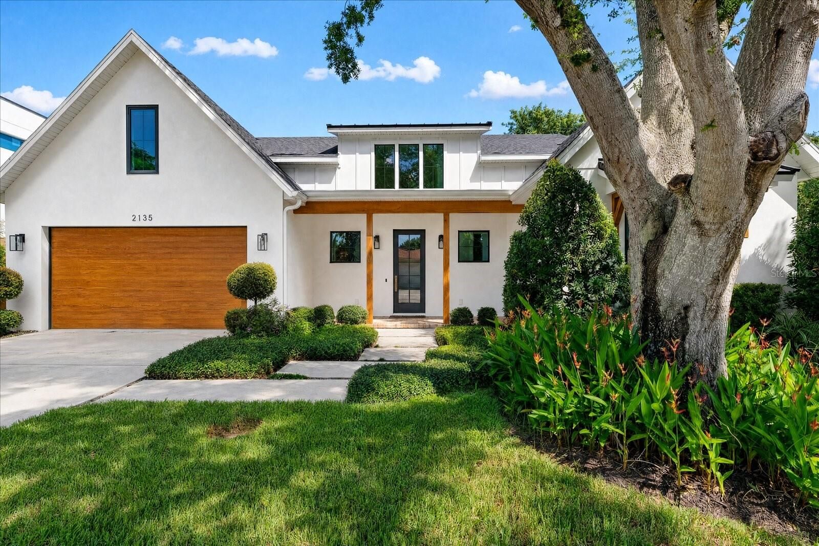 Property Photo:  2135 Datura Street  FL 34239 